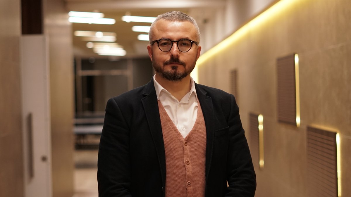 Doçent Doktor ALİ ASLAN